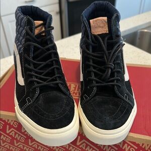 Vans Black and White Skate Sneakers with Vulcanized Sole